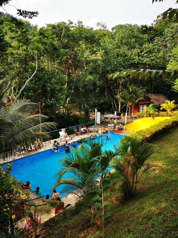 Oasis The Traveler Hostel Lanquin Luaran gambar