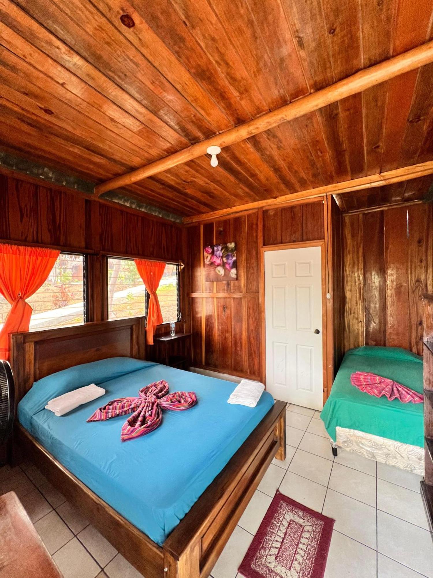 Oasis The Traveler Hostel Lanquin Luaran gambar