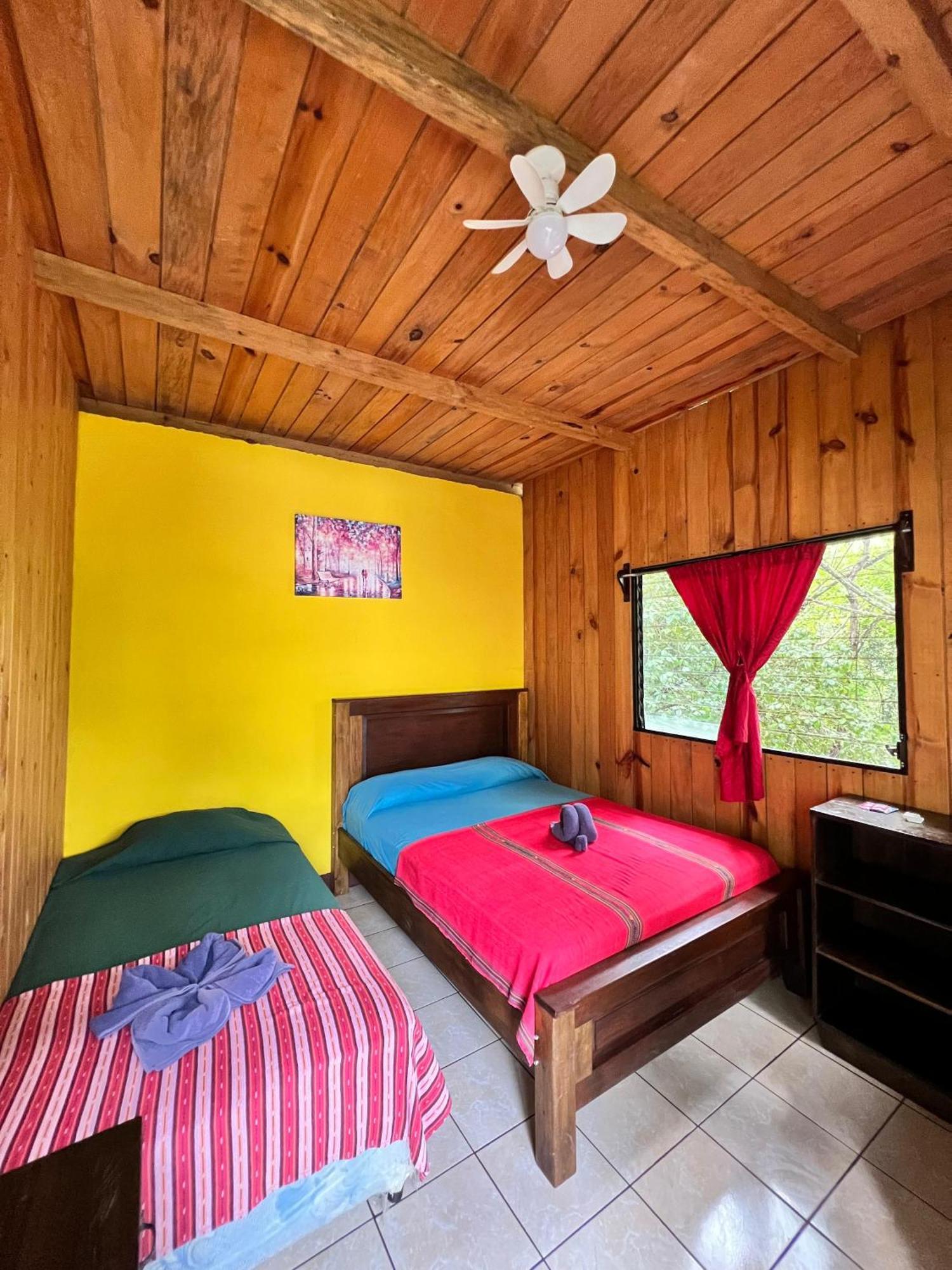 Oasis The Traveler Hostel Lanquin Luaran gambar