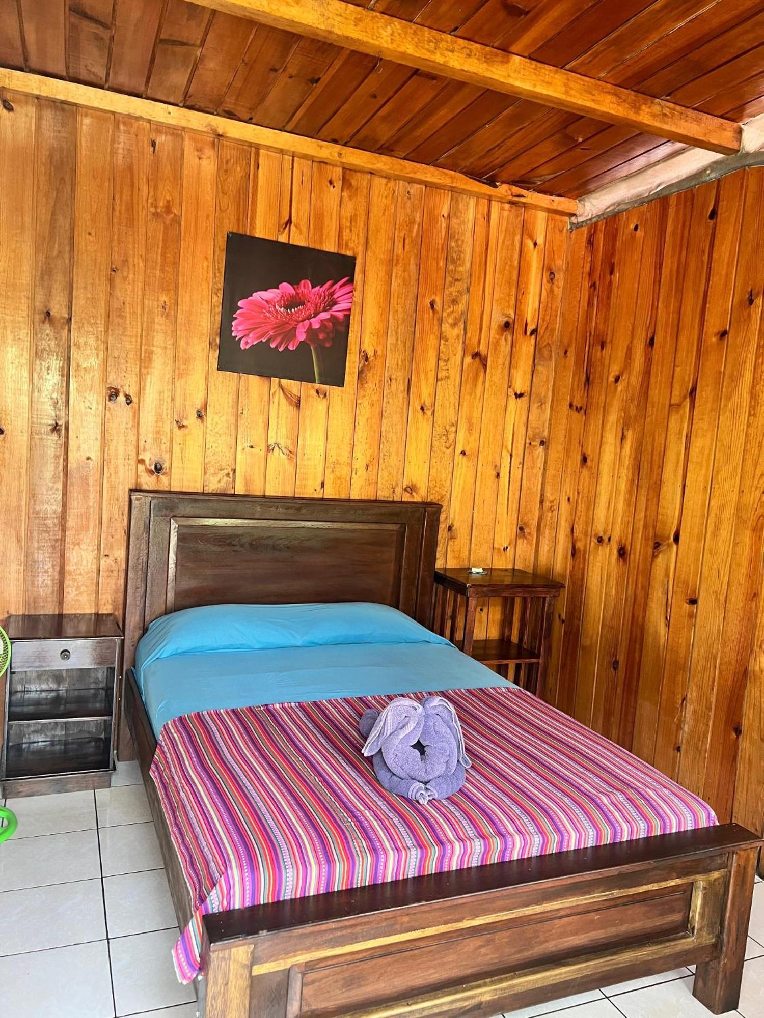 Oasis The Traveler Hostel Lanquin Luaran gambar