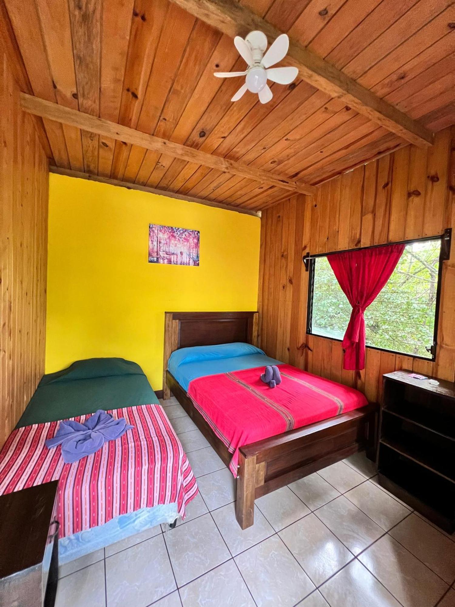 Oasis The Traveler Hostel Lanquin Luaran gambar