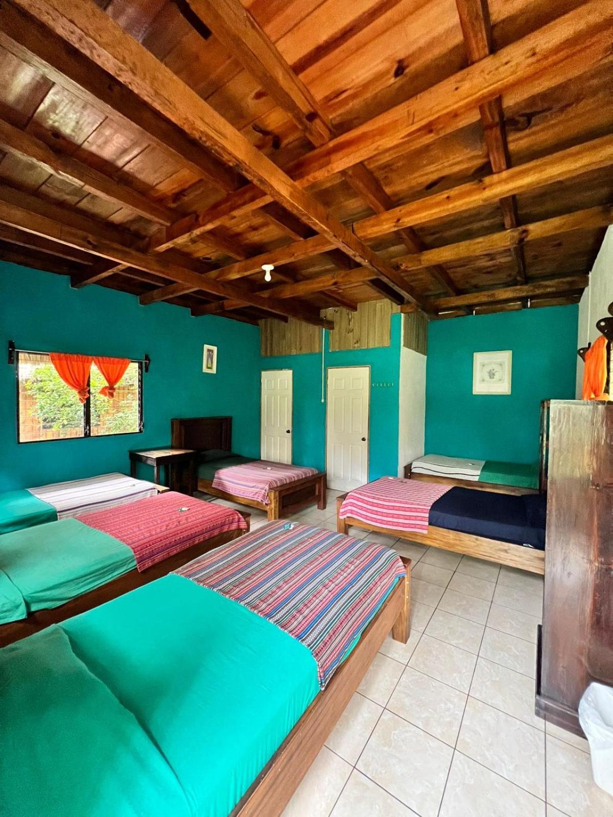 Oasis The Traveler Hostel Lanquin Luaran gambar