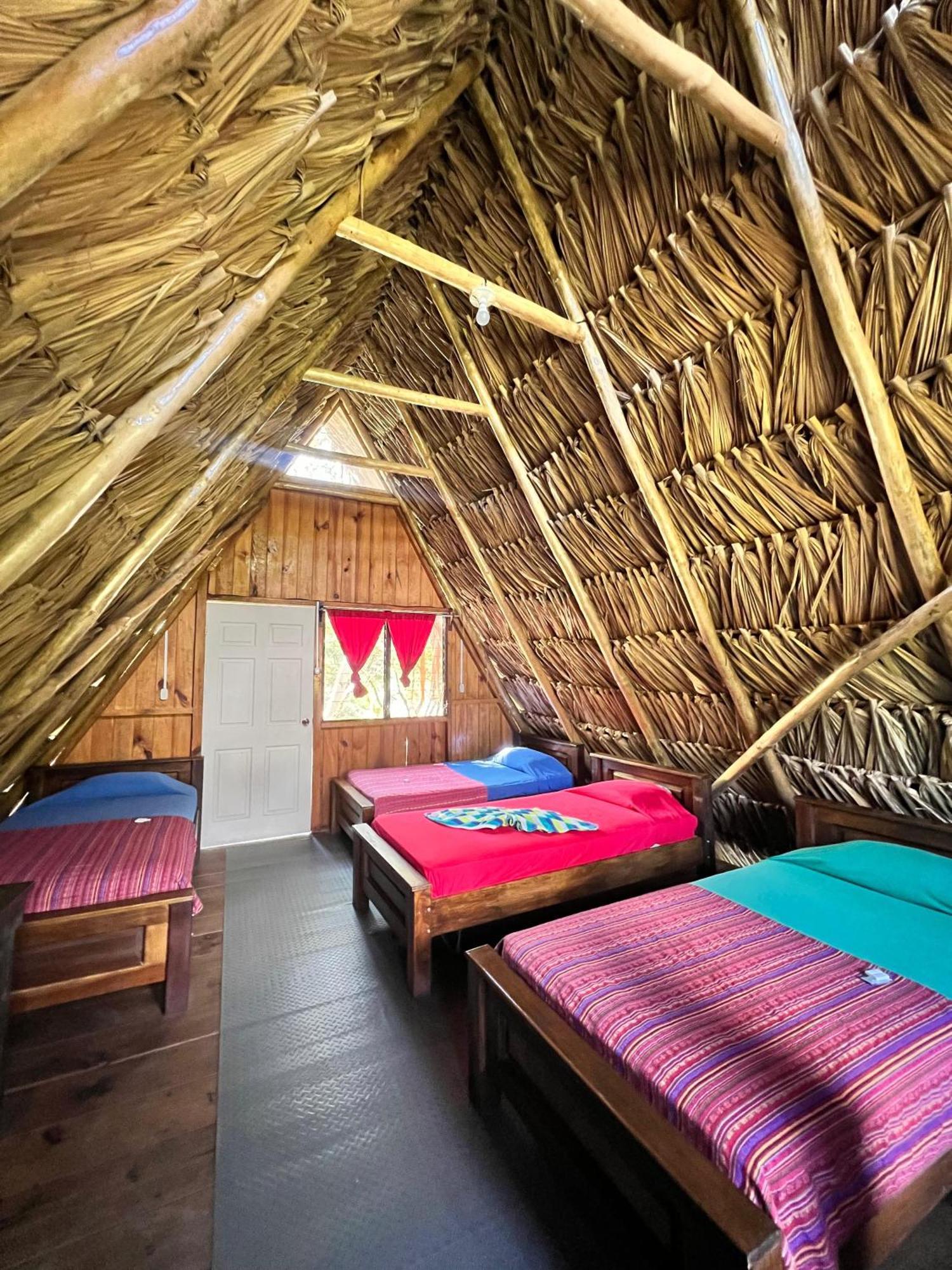 Oasis The Traveler Hostel Lanquin Luaran gambar