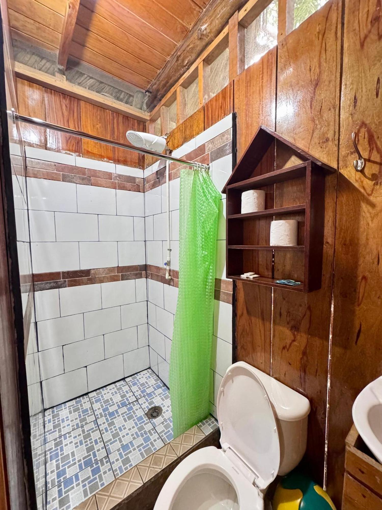 Oasis The Traveler Hostel Lanquin Luaran gambar