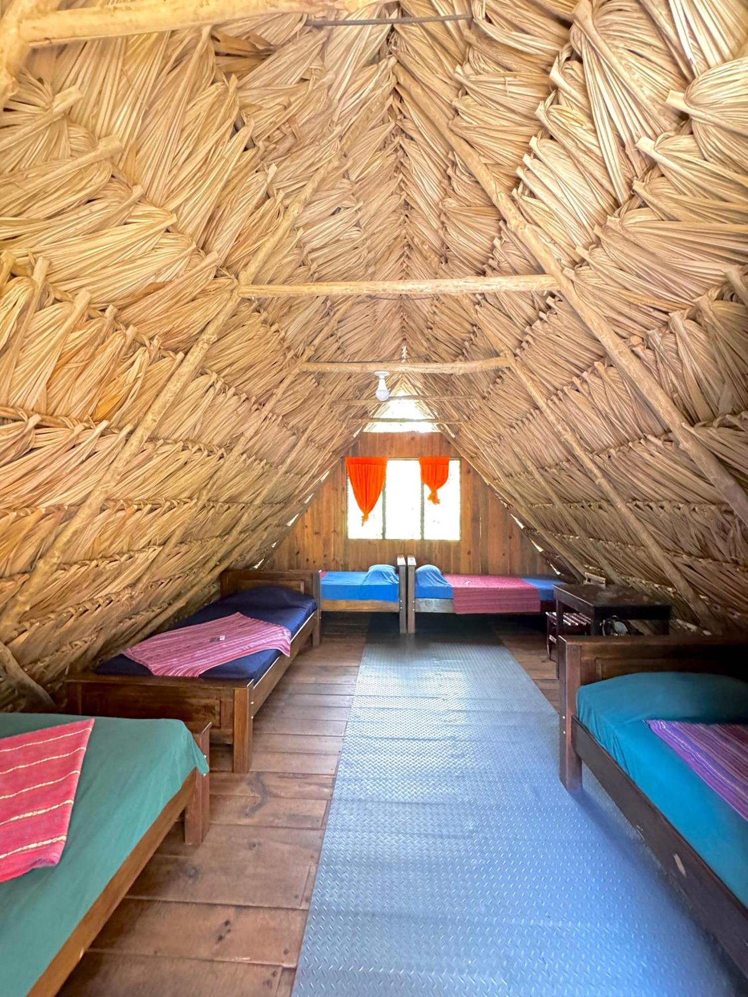 Oasis The Traveler Hostel Lanquin Luaran gambar