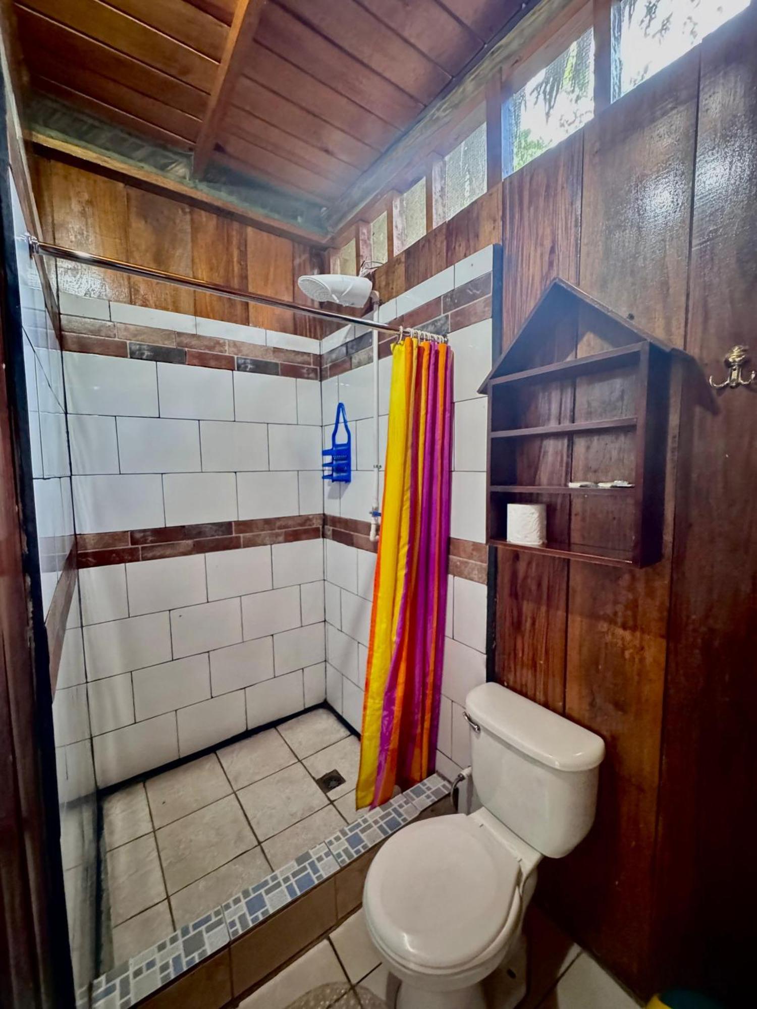 Oasis The Traveler Hostel Lanquin Luaran gambar
