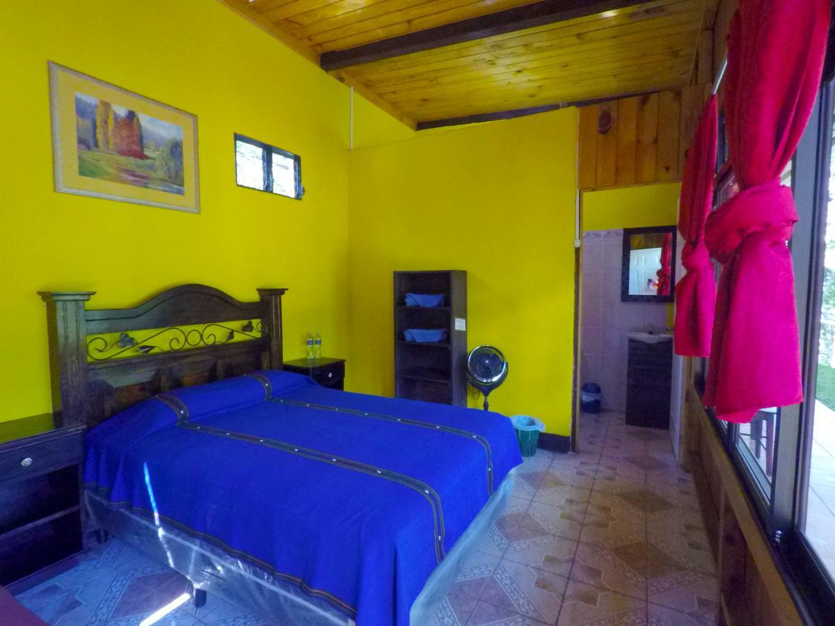 Oasis The Traveler Hostel Lanquin Luaran gambar