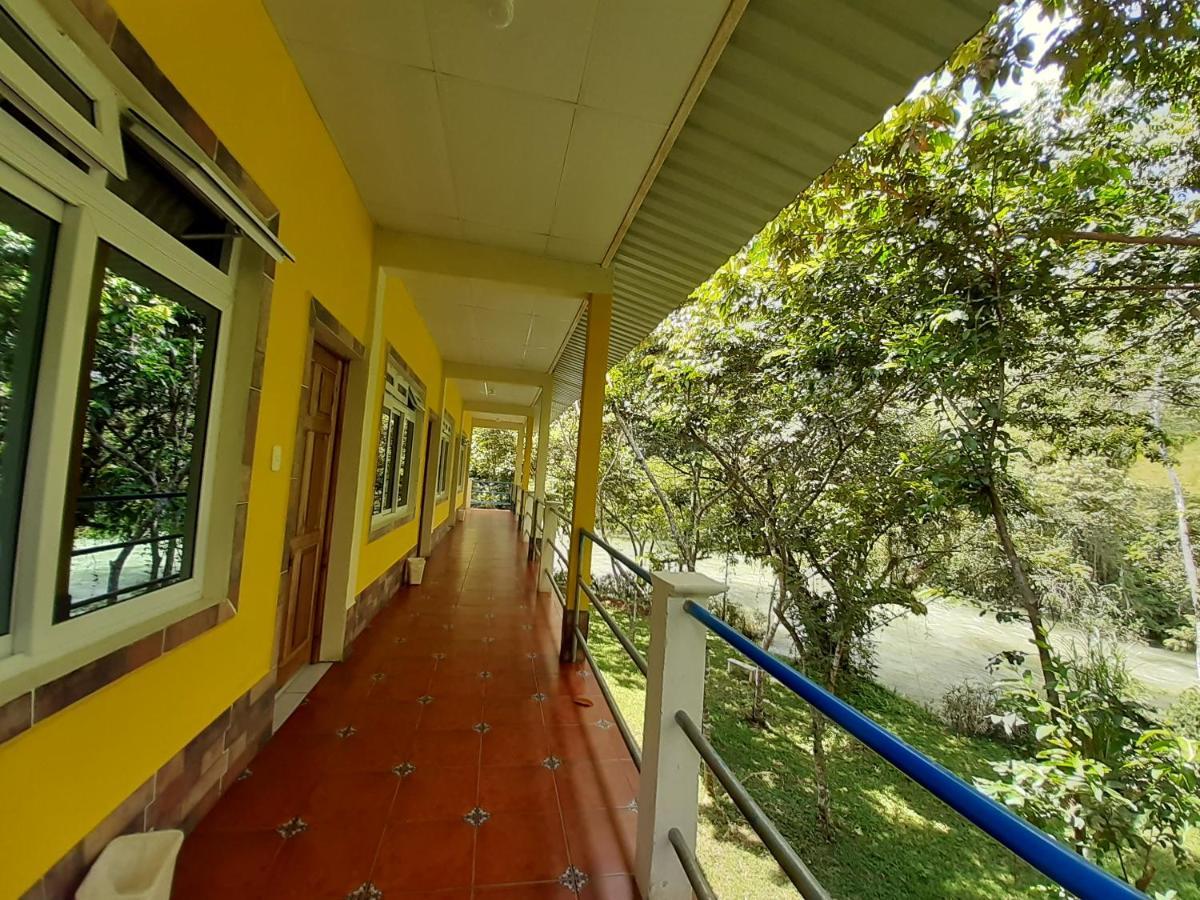 Oasis The Traveler Hostel Lanquin Luaran gambar